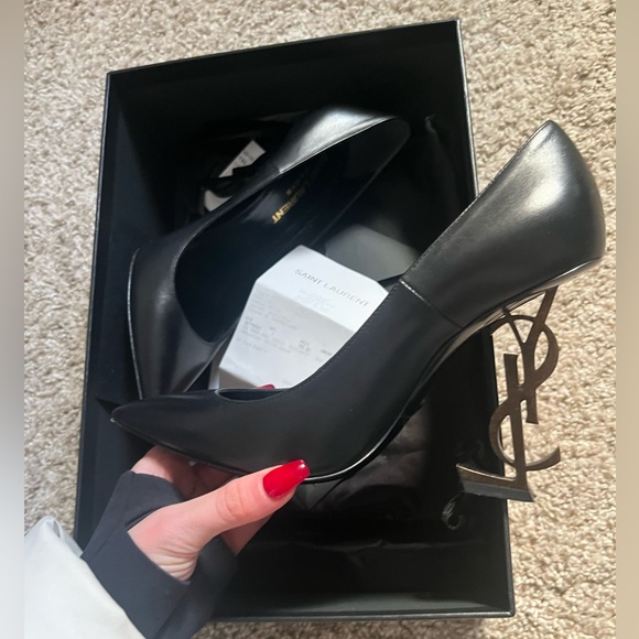 YSL Heels - Picture 1 of 8